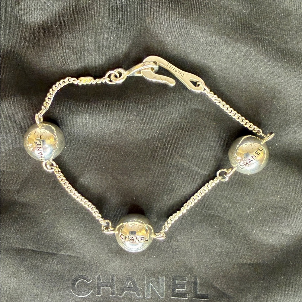 Chanel .925 Sterling Silver Bead Bracelet | Full Incusion | Chanel Stamp 98P - Picture 4 of 8
